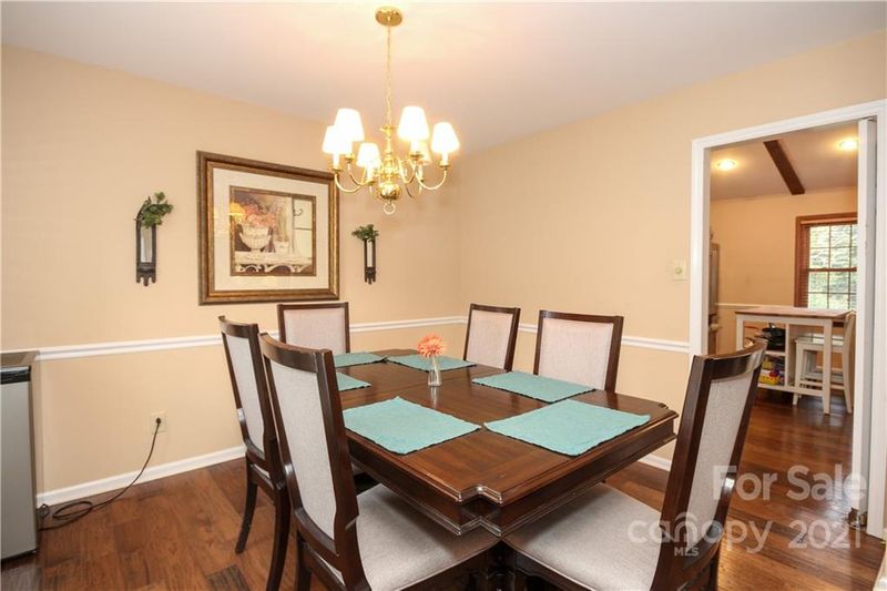 705 Walnut Point Dr, Matthews, NC 28105