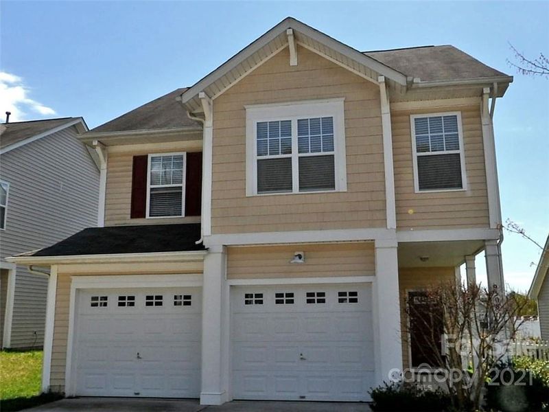 9508 Long Hill Dr, Charlotte, NC 28214