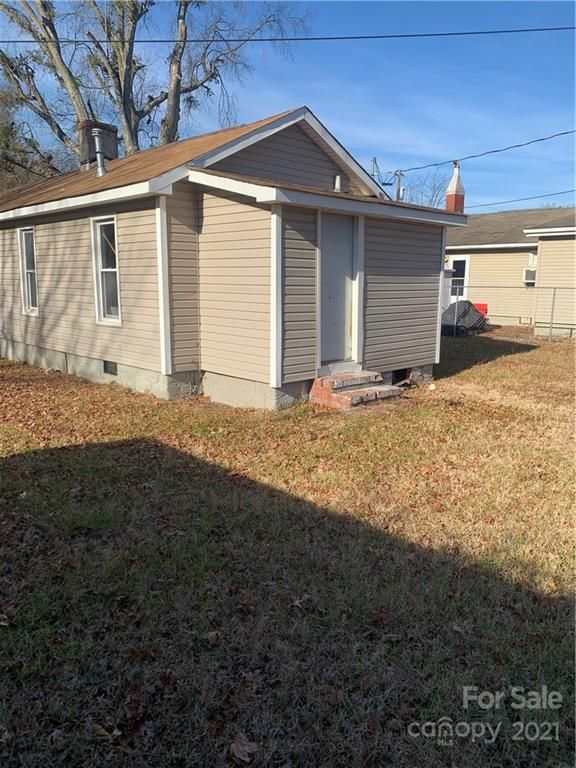 102 Black Ave #2, Cherryville, NC 28021