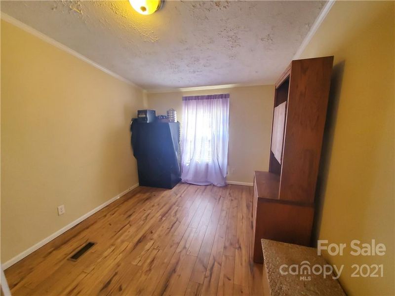 105 Waggy Tail Ln, Olin, NC 28660