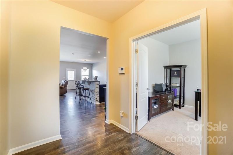 7323 Cedarfield Rd, Charlotte, NC 28227