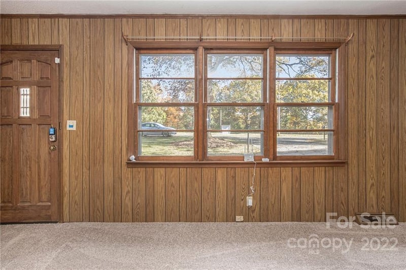 144 Watergate Dr, Alexis, NC 28006