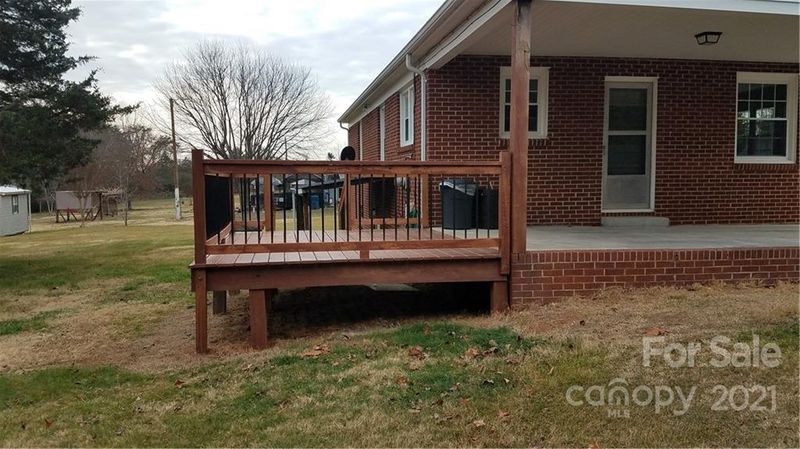 3338 Snow Creek Rd NE, Hickory, NC 28601