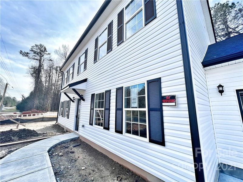 8501 Sam Dee Rd, Charlotte, NC 28215