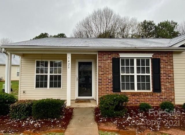 5429 Harris Cove Dr, Charlotte, NC 28269