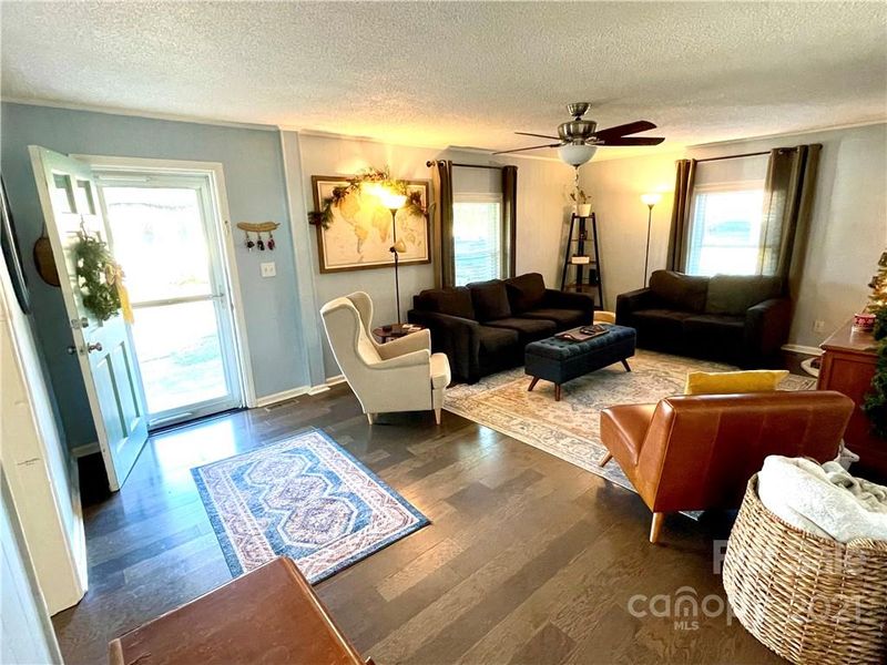88 5th St, Cramerton, NC 28032