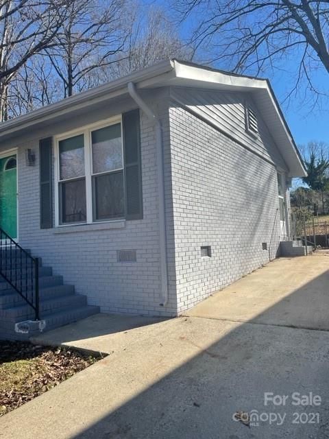 5101 Clearwater Rd, Charlotte, NC 28217