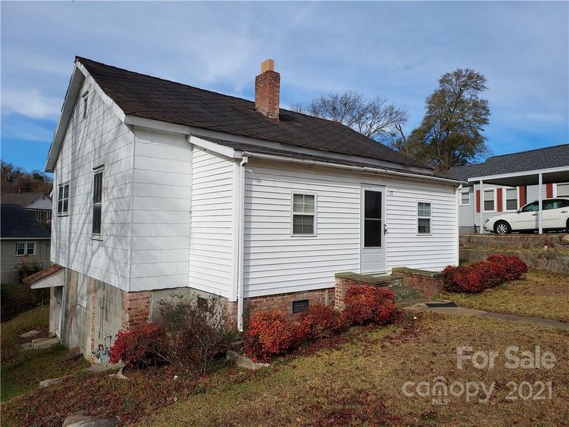 57 Pine St, Great Falls, SC 29055