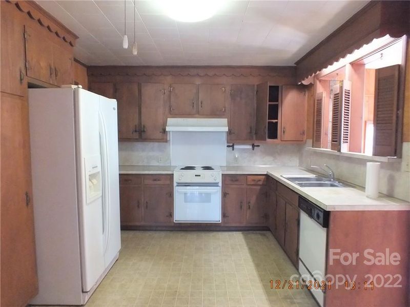 1399 Lowrys Hw, Chester, SC 29706