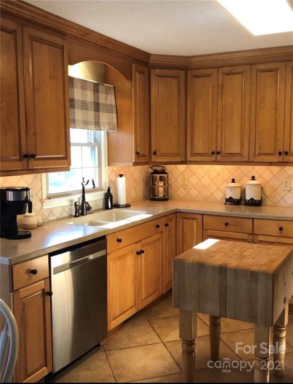 2540 Mclean Rd, Charlotte, NC 28213