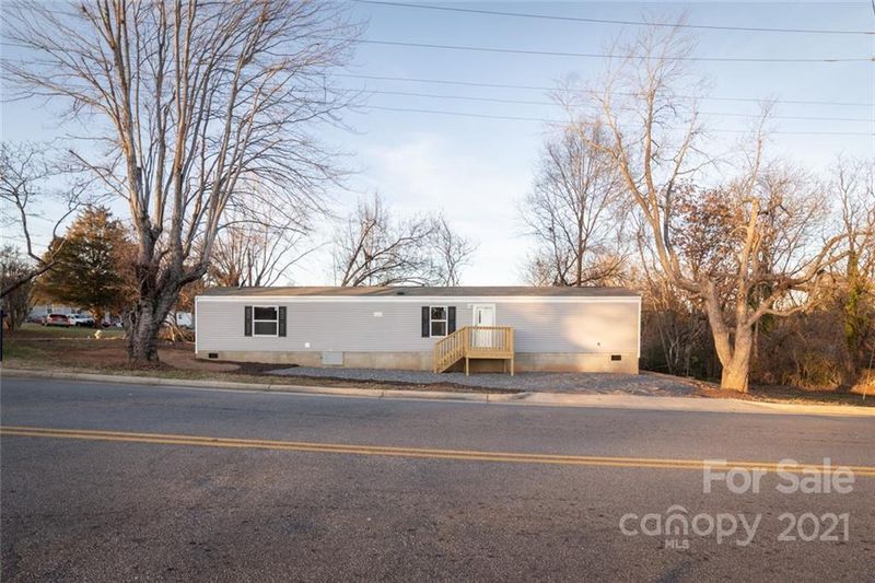 619 12th St SW, Hickory, NC 28602