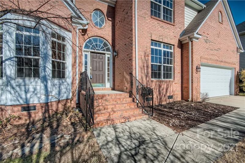 2921 Hidden Ct, Charlotte, NC 28214
