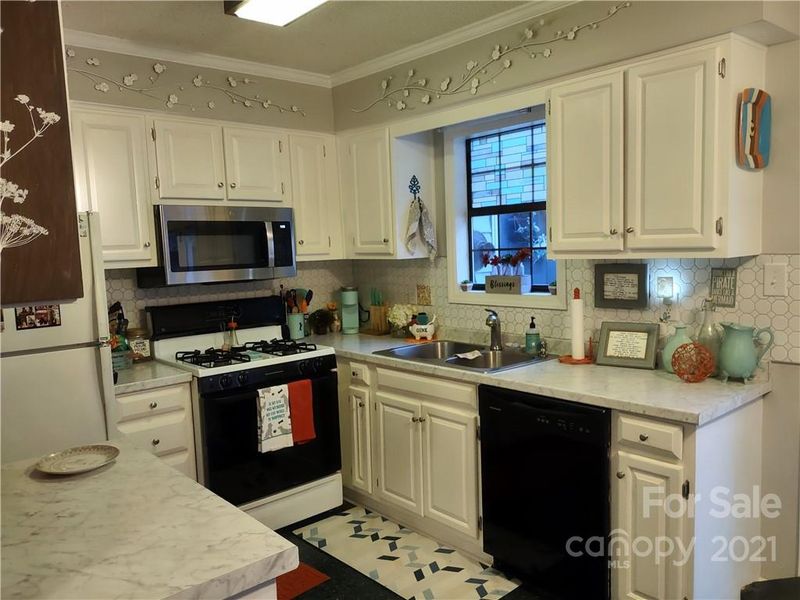 1450 River Dr, Belmont, NC 28012
