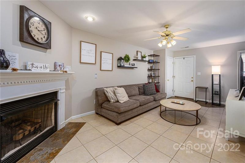 2240 NE 15th Ave NE #104, Hickory, NC 28601