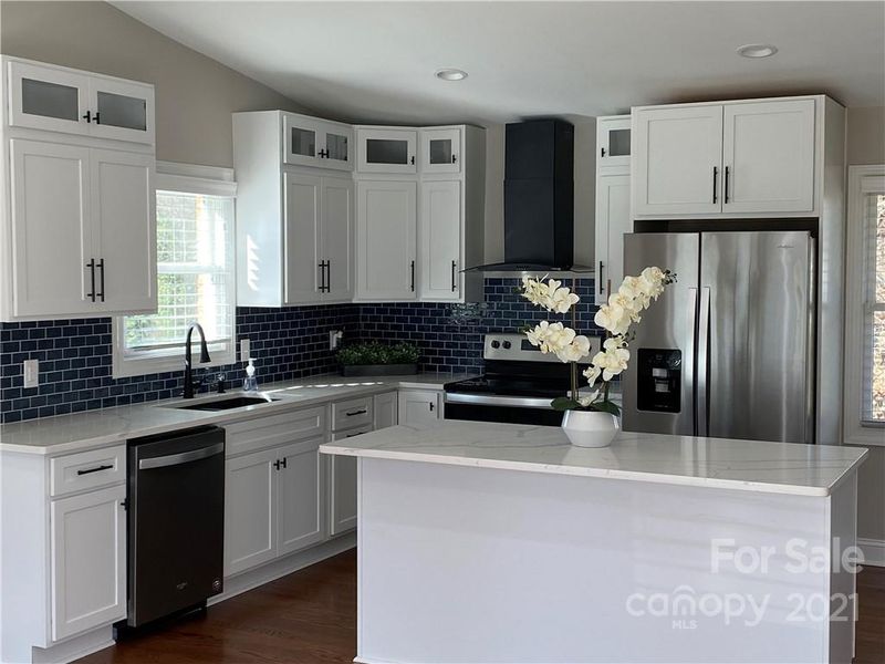 1314 Plumstead Rd, Charlotte, NC 28216