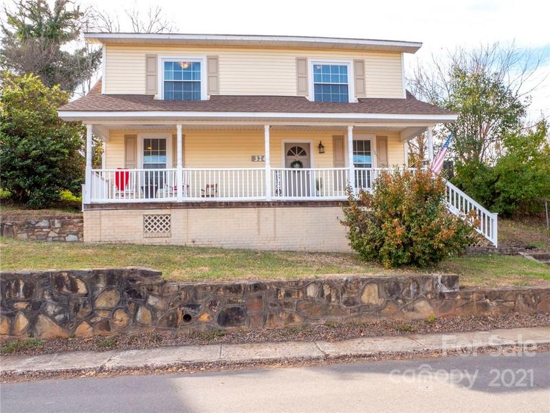 324 Mayflower Ave, Cramerton, NC 28032