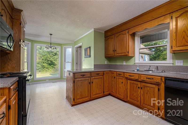 1005 Alf Hoover Rd, Vale, NC 28168