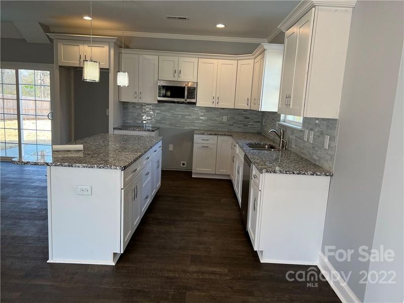 604 Austin Dr, Charlotte, NC 28213
