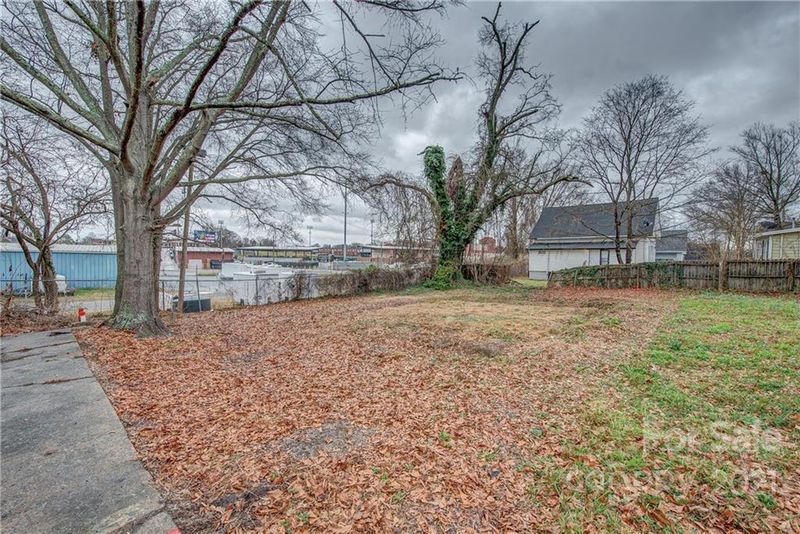 903 Warburton Ave, Gastonia, NC 28052