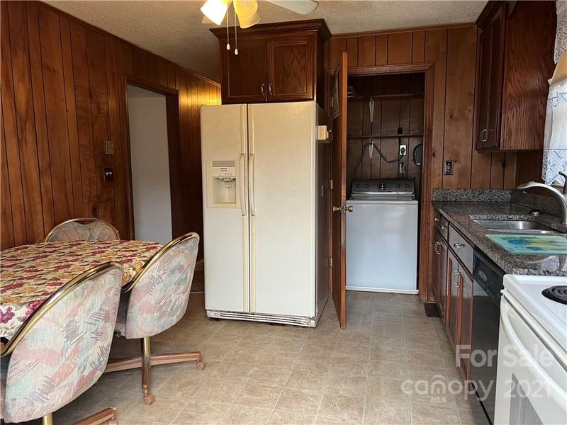2708 Springway Dr, Charlotte, NC 28205