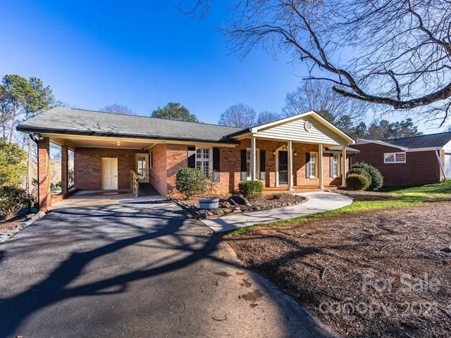107 Pine St, Mount Pleasant, NC 28124