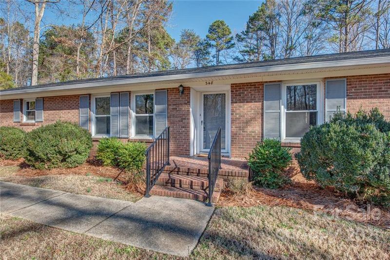 348 Oakwood Dr, Mount Holly, NC 28120