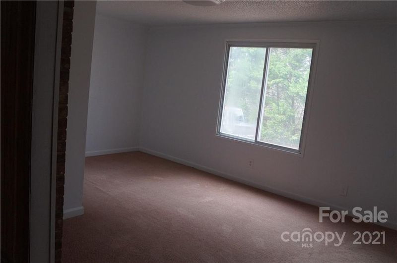 2512 Briar Oak Dr, Gastonia, NC 28052