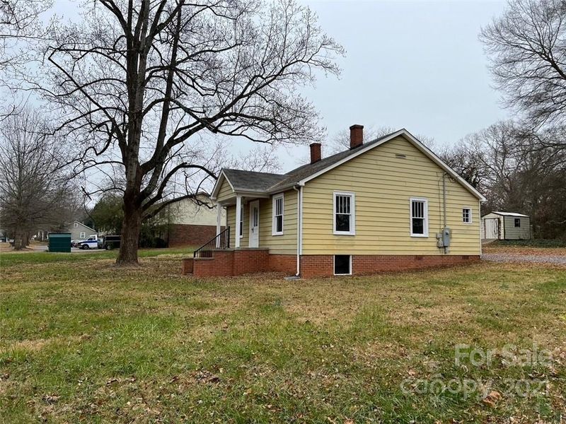 472 13th Ave NE, Hickory, NC 28601