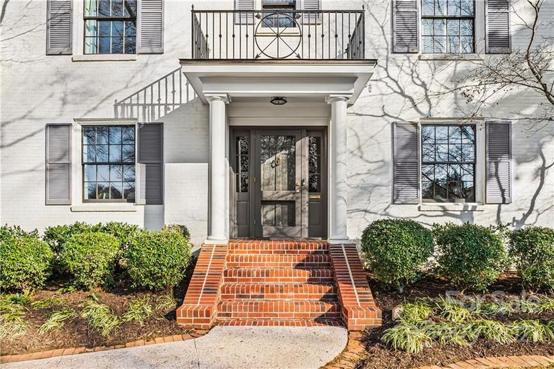 1431 Queens Rd W, Charlotte, NC 28207