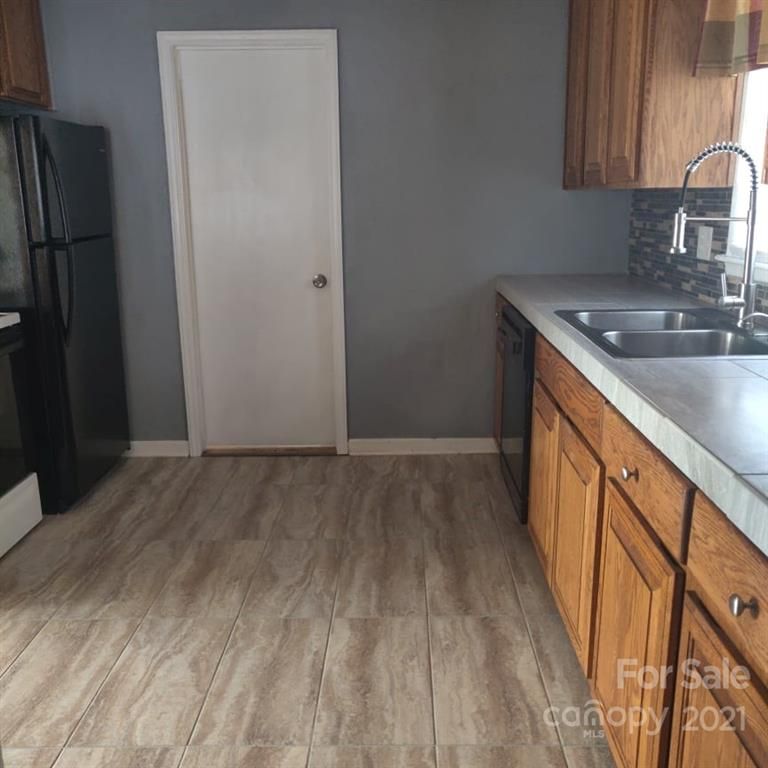4712 Randleman Rd, Conover, NC 28613