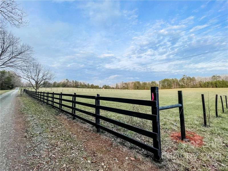 10518 Brief Rd, Charlotte, NC 28227
