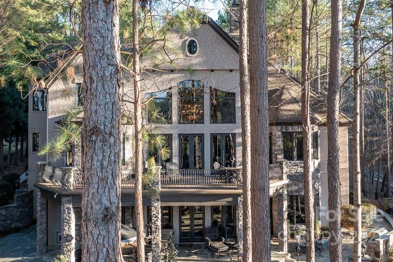 2401 Talbot Ct, Sherrills Ford, NC 28673
