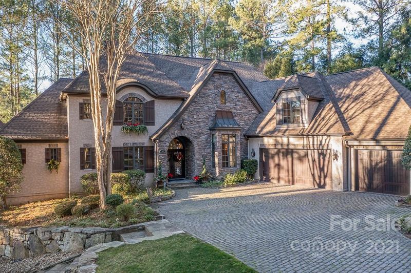 2401 Talbot Ct, Sherrills Ford, NC 28673