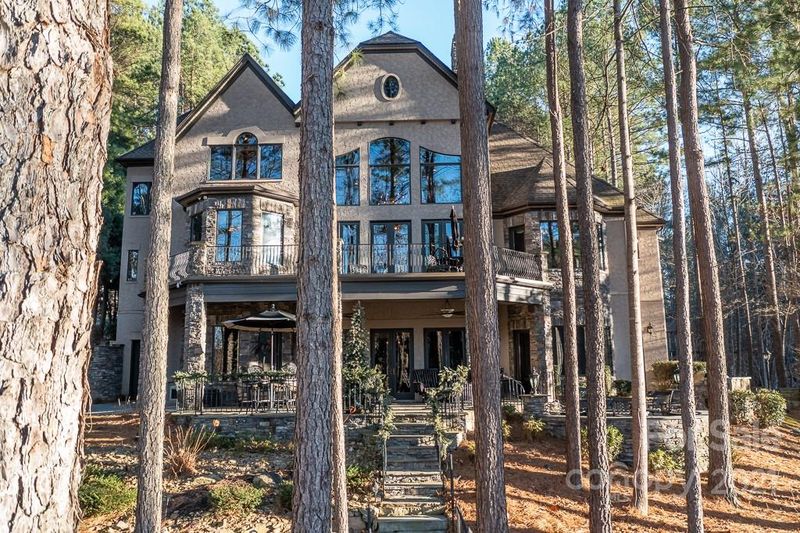 2401 Talbot Ct, Sherrills Ford, NC 28673