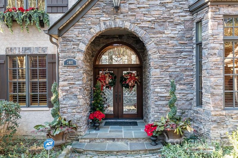 2401 Talbot Ct, Sherrills Ford, NC 28673