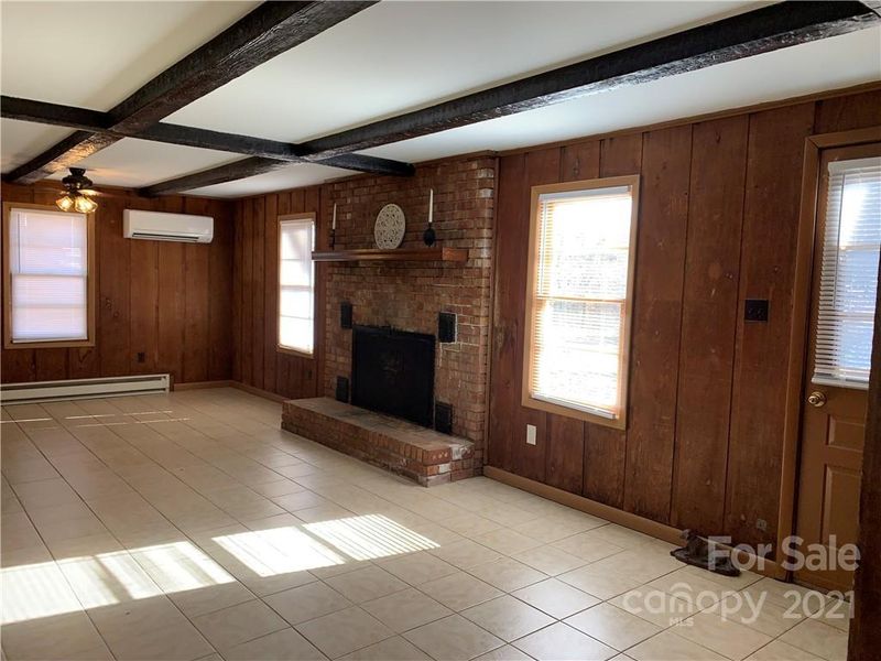1989 Hass Dr, Newton, NC 28658