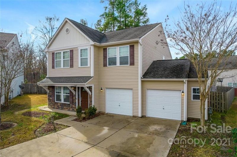 9607 Cayenne Dr, Charlotte, NC 28214