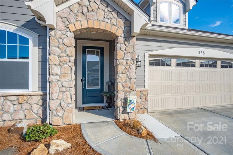 528 Lincoln Quarters Ln, Tega Cay, SC 29708