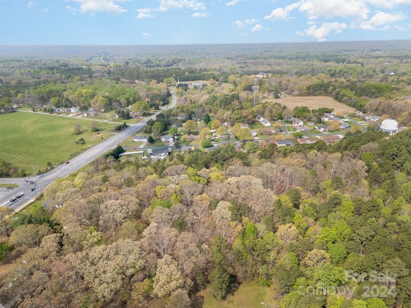 5518 Mooresville Rd, Kannapolis, NC 28081