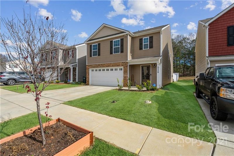 3176 Green Apple Dr, Dallas, NC 28034