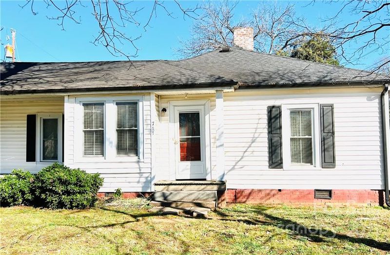 711 E Catawba St, Belmont, NC 28012