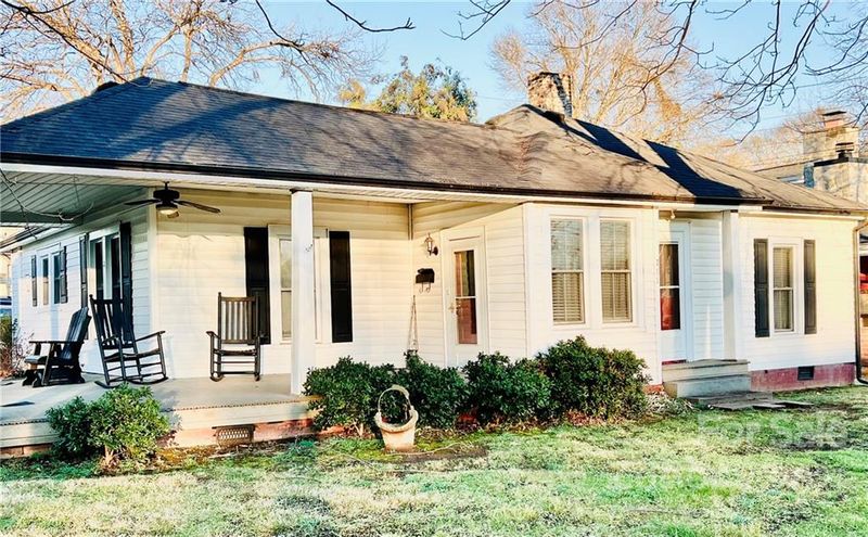 711 E Catawba St, Belmont, NC 28012