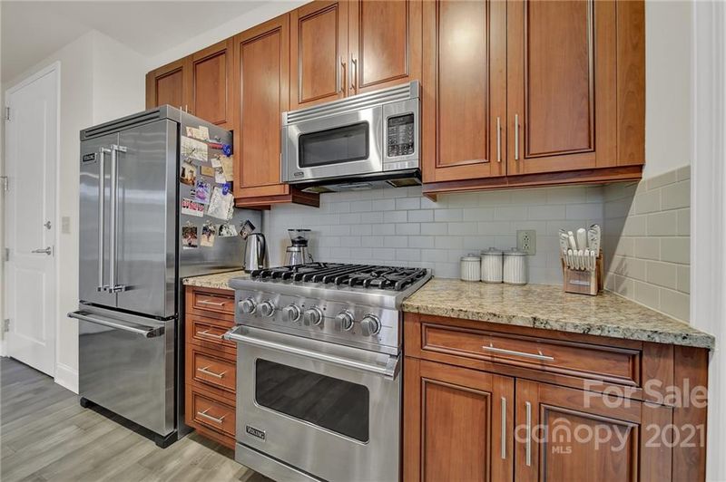 701 Royal Ct #302, Charlotte, NC 28202