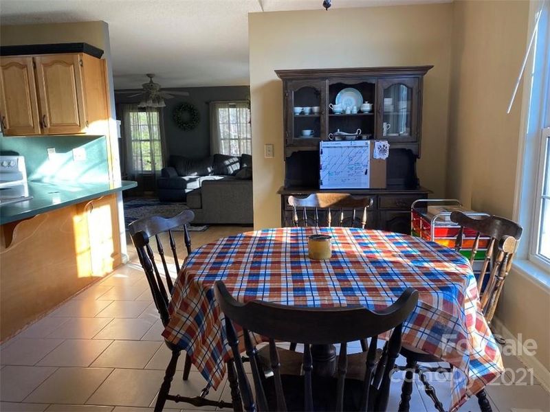 142 Hidden Oak Dr, Statesville, NC 28677