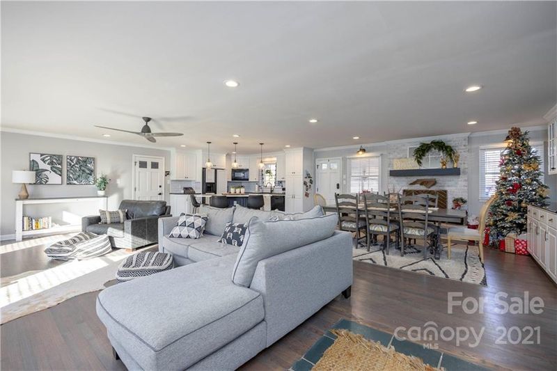 157 Sturbridge Dr, Charlotte, NC 28214