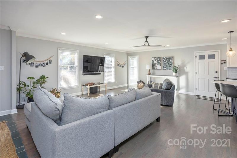 157 Sturbridge Dr, Charlotte, NC 28214