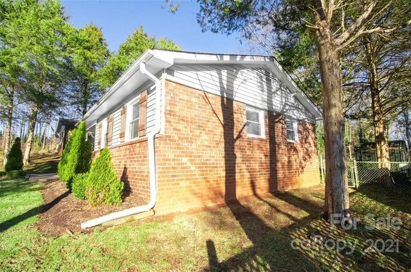 1312 6th Ave, Conover, NC 28613