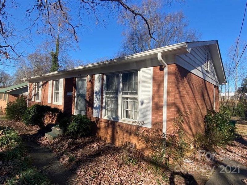 5027 Curtiswood Dr, Charlotte, NC 28213