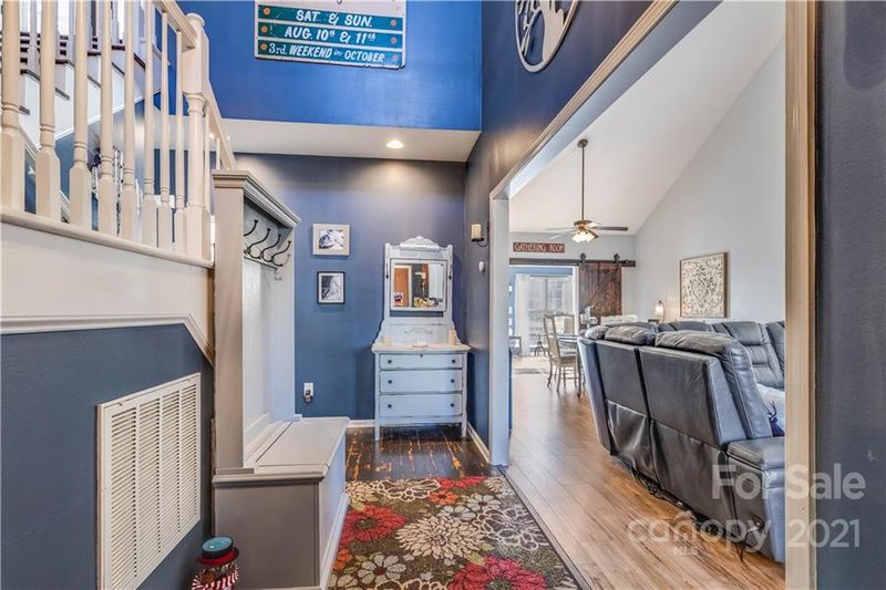 105 High Ridge Ct, Mount Holly, NC 28120