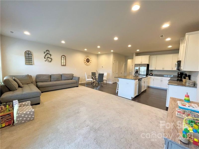 330 Scenic View Ln, Stallings, NC 28104
